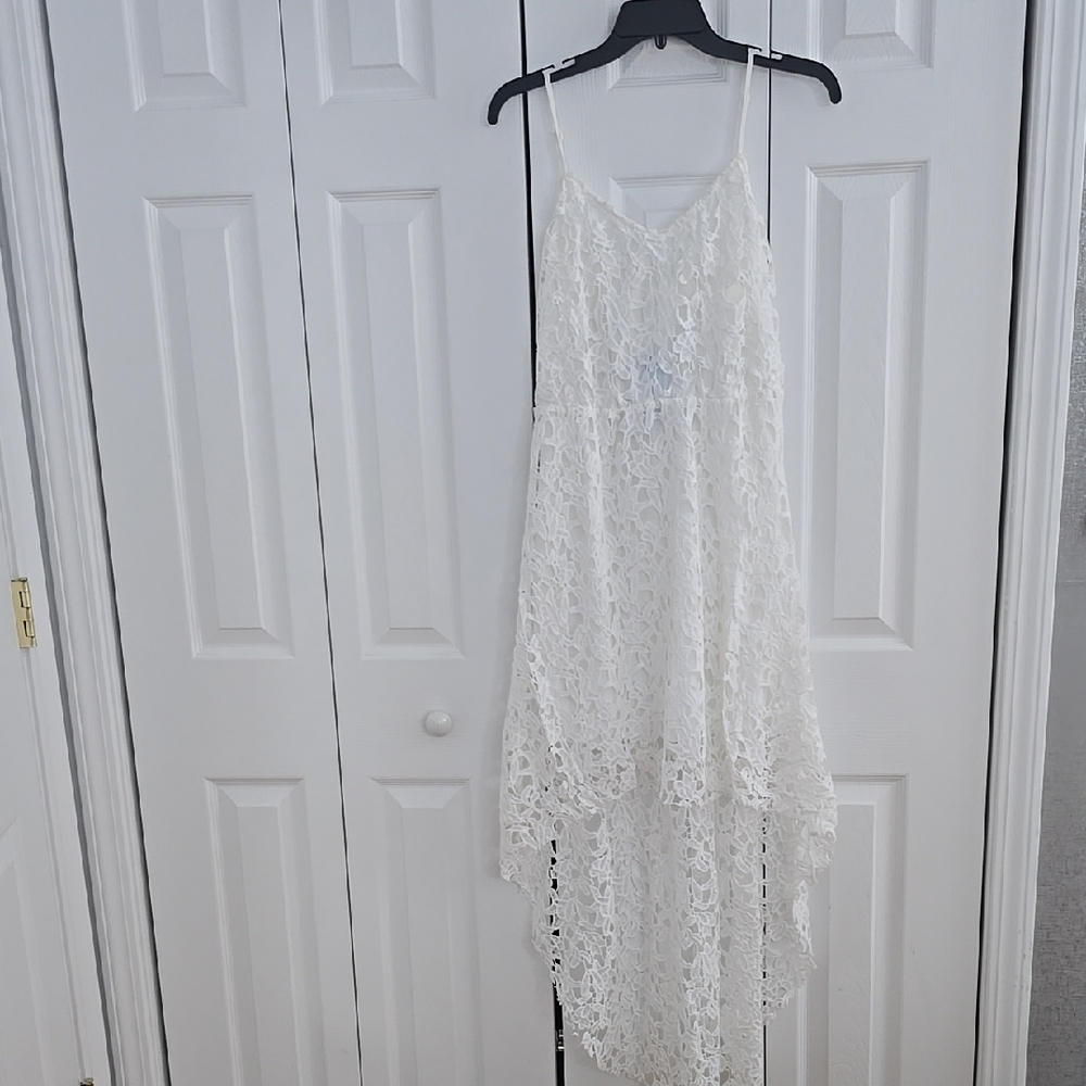 Elegant White Lace Dress